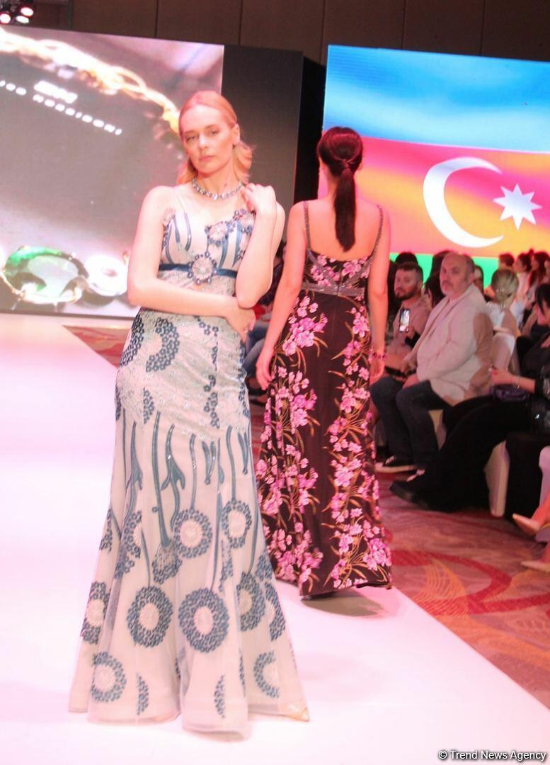 Фахрия Халафова представила новую коллекцию Bella Rosa на Azerbaijan Fashion Week