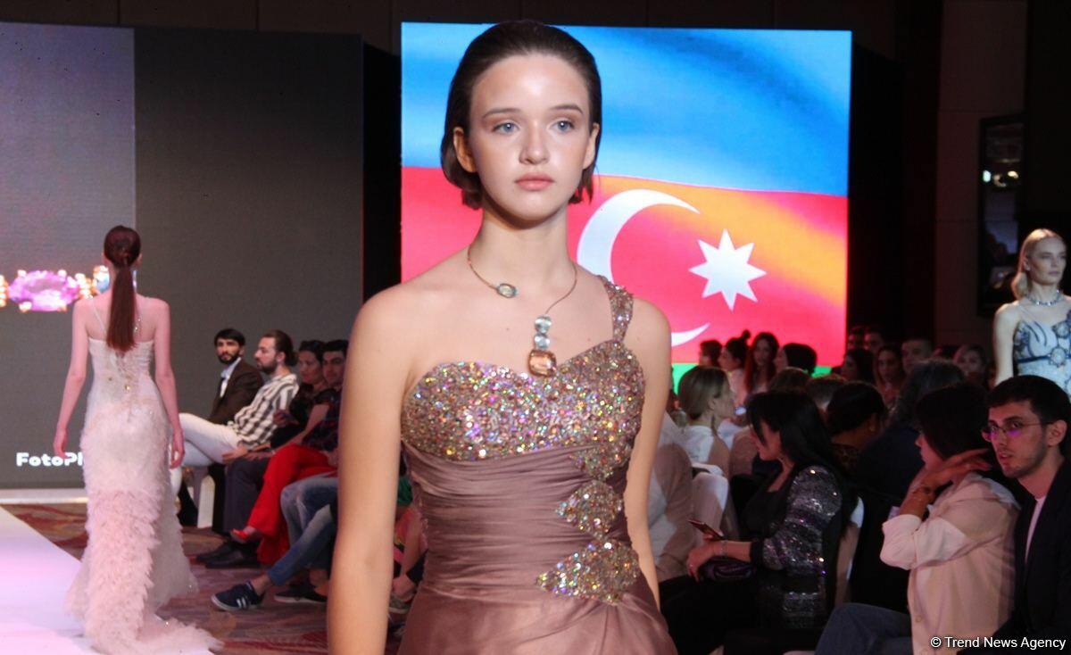 Фахрия Халафова представила новую коллекцию Bella Rosa на Azerbaijan Fashion Week