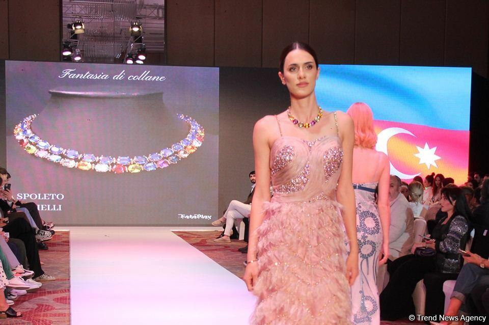 Фахрия Халафова представила новую коллекцию Bella Rosa на Azerbaijan Fashion Week