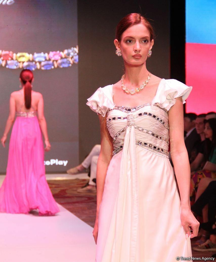 Фахрия Халафова представила новую коллекцию Bella Rosa на Azerbaijan Fashion Week