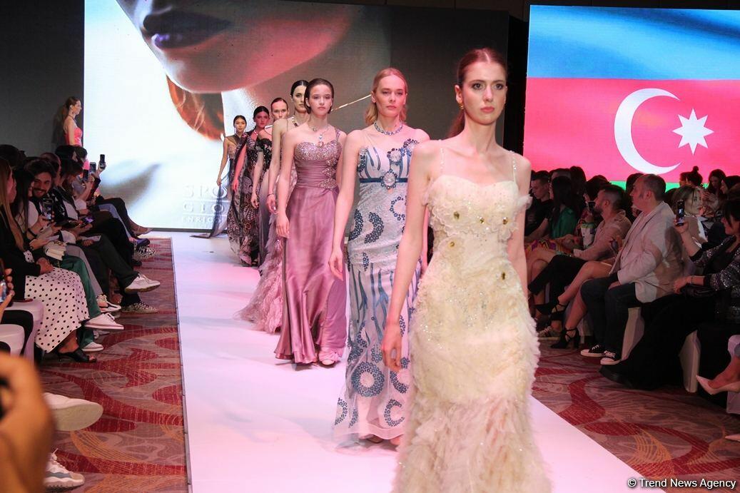Фахрия Халафова представила новую коллекцию Bella Rosa на Azerbaijan Fashion Week
