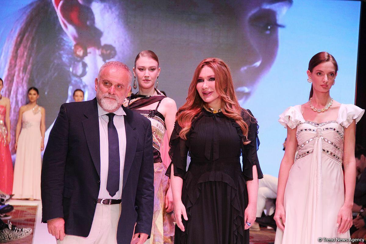 Фахрия Халафова представила новую коллекцию Bella Rosa на Azerbaijan Fashion Week
