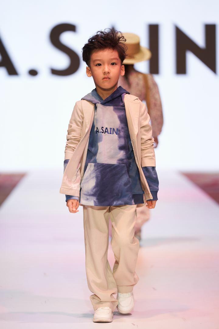 На Azerbaijan Fashion Week 2022 на подиум вышли модели разного возраста, роста и веса