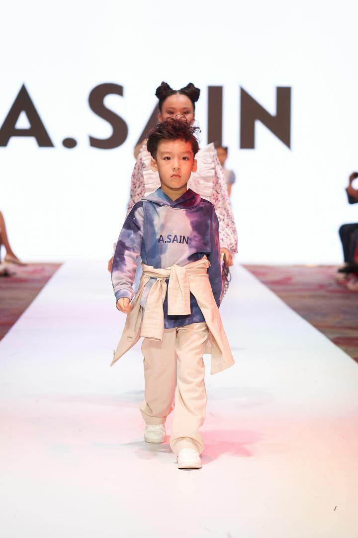 На Azerbaijan Fashion Week 2022 на подиум вышли модели разного возраста, роста и веса