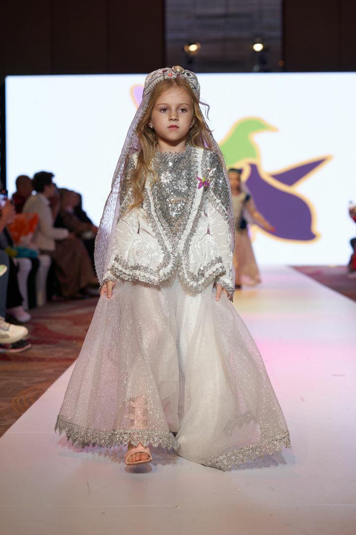 На Azerbaijan Fashion Week 2022 на подиум вышли модели разного возраста, роста и веса