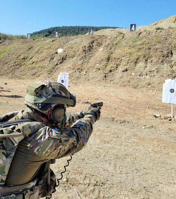 Азербайджанские военнослужащие выполнили практические стрельбы на «Эфес-2022»
