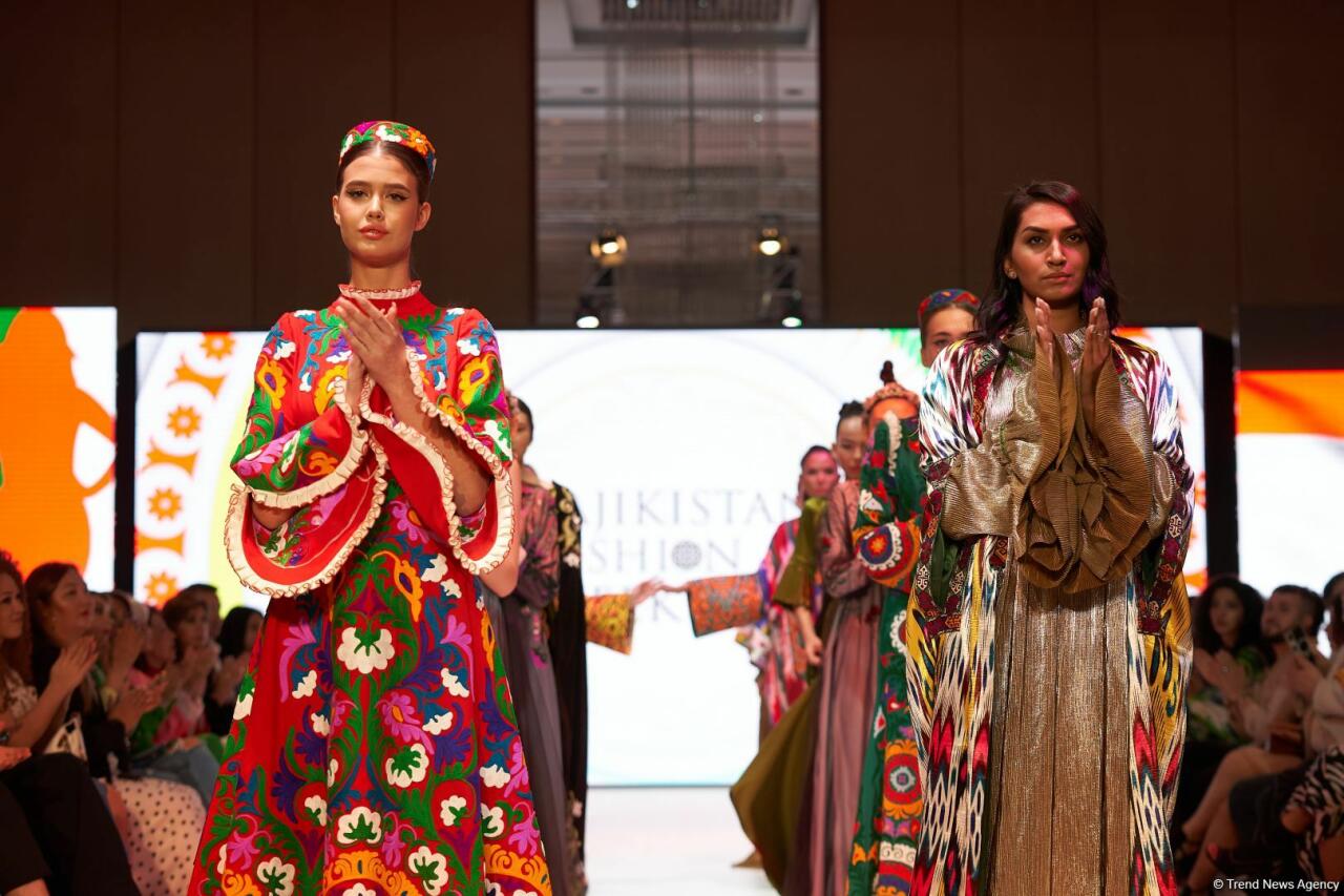 Azerbaijan Fashion Week 2022 – любимый Восток, футуризм, вечерние наряды