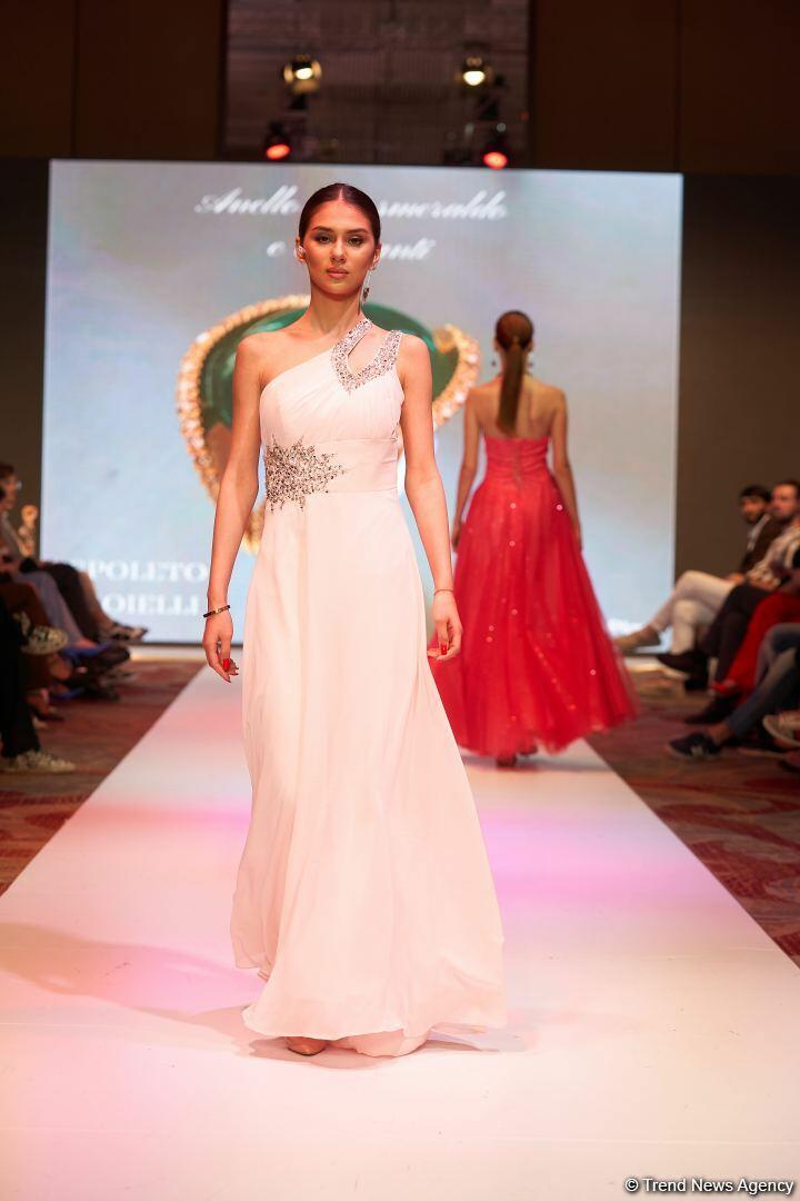 Azerbaijan Fashion Week 2022 – любимый Восток, футуризм, вечерние наряды