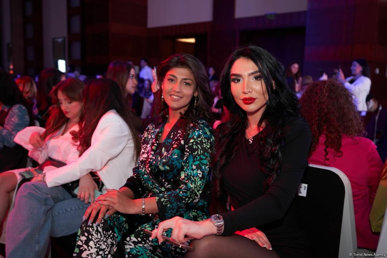 Azerbaijan Fashion Week 2022 – любимый Восток, футуризм, вечерние наряды