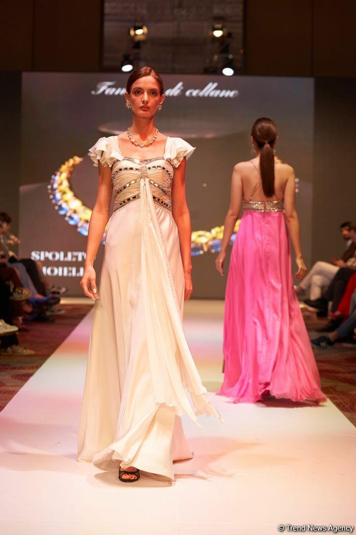 Azerbaijan Fashion Week 2022 – любимый Восток, футуризм, вечерние наряды