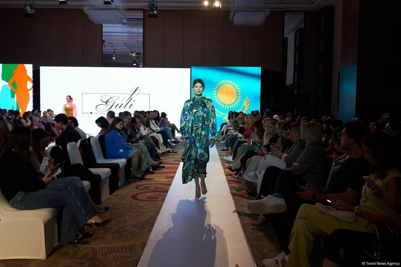 Azerbaijan Fashion Week 2022 – любимый Восток, футуризм, вечерние наряды