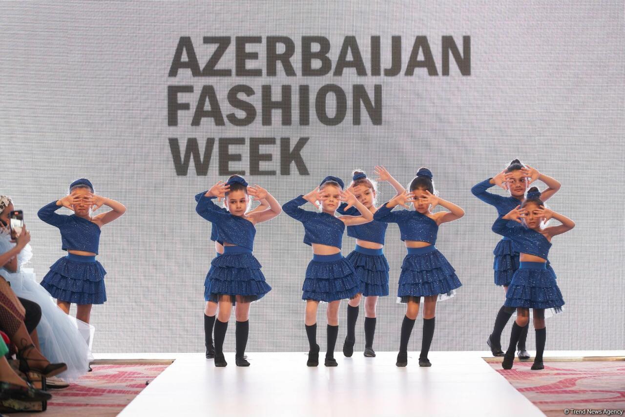 Azerbaijan Fashion Week 2022 – любимый Восток, футуризм, вечерние наряды