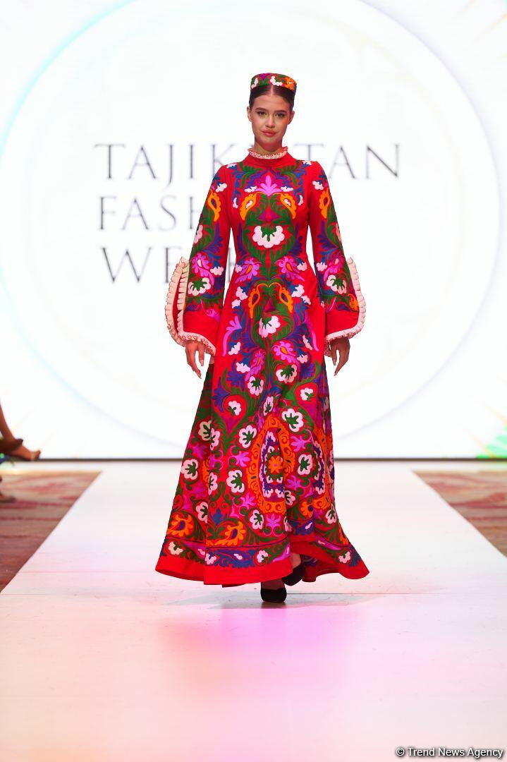 Azerbaijan Fashion Week 2022 – любимый Восток, футуризм, вечерние наряды