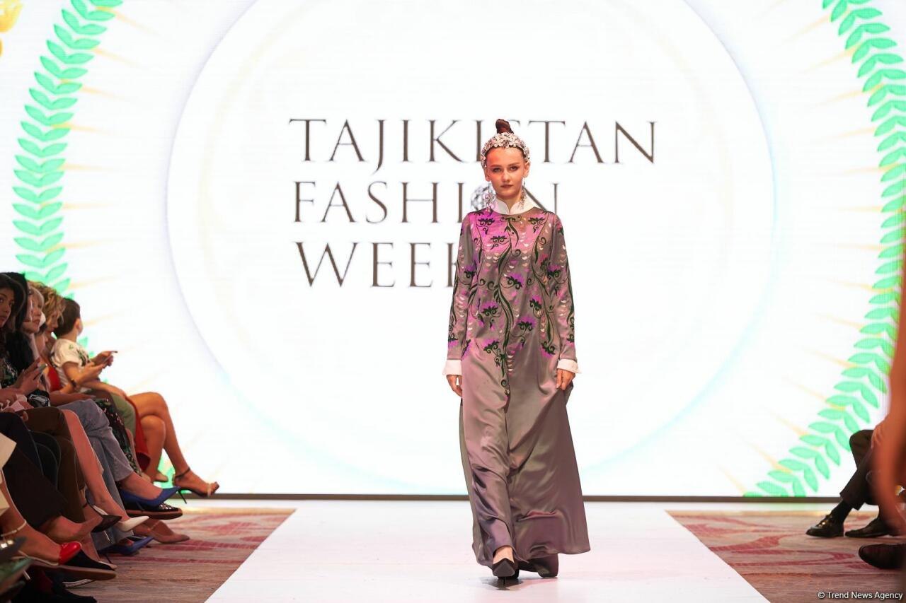 Azerbaijan Fashion Week 2022 – любимый Восток, футуризм, вечерние наряды