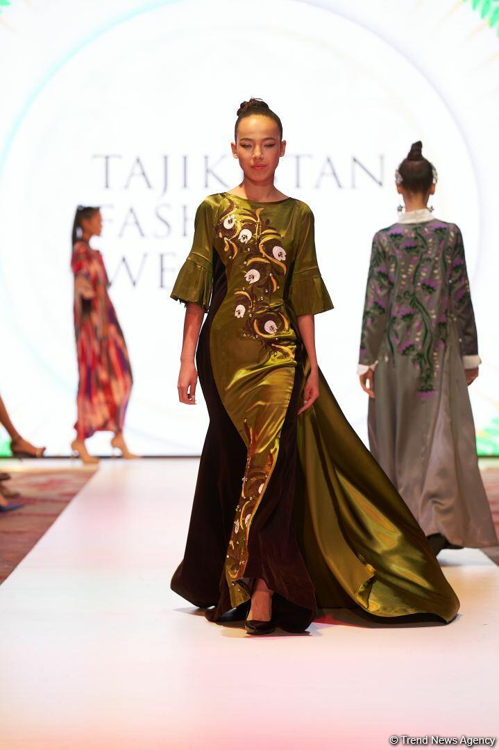 Azerbaijan Fashion Week 2022 – любимый Восток, футуризм, вечерние наряды