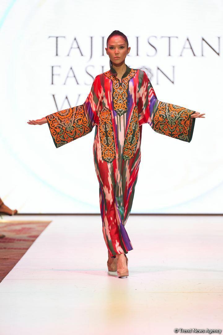 Azerbaijan Fashion Week 2022 – любимый Восток, футуризм, вечерние наряды