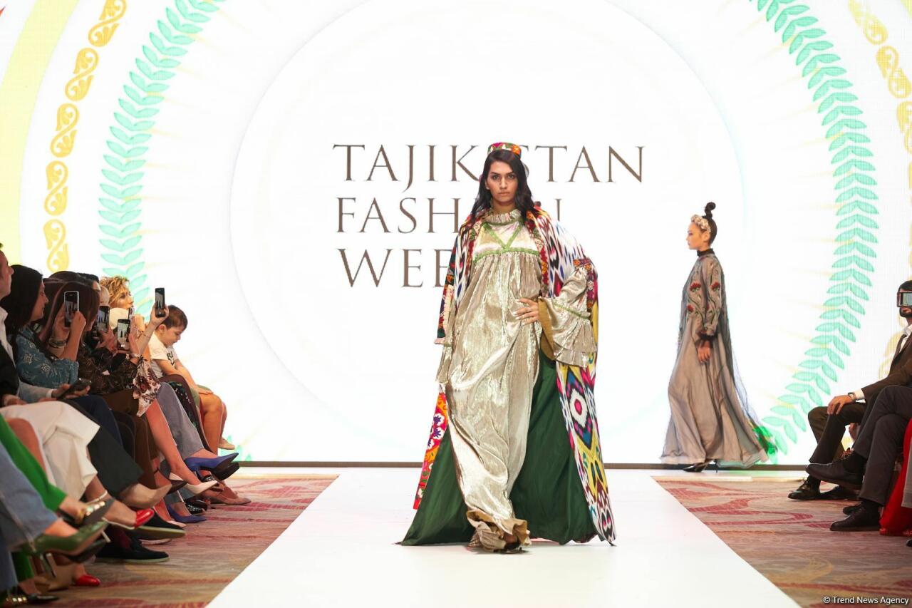 Azerbaijan Fashion Week 2022 – любимый Восток, футуризм, вечерние наряды