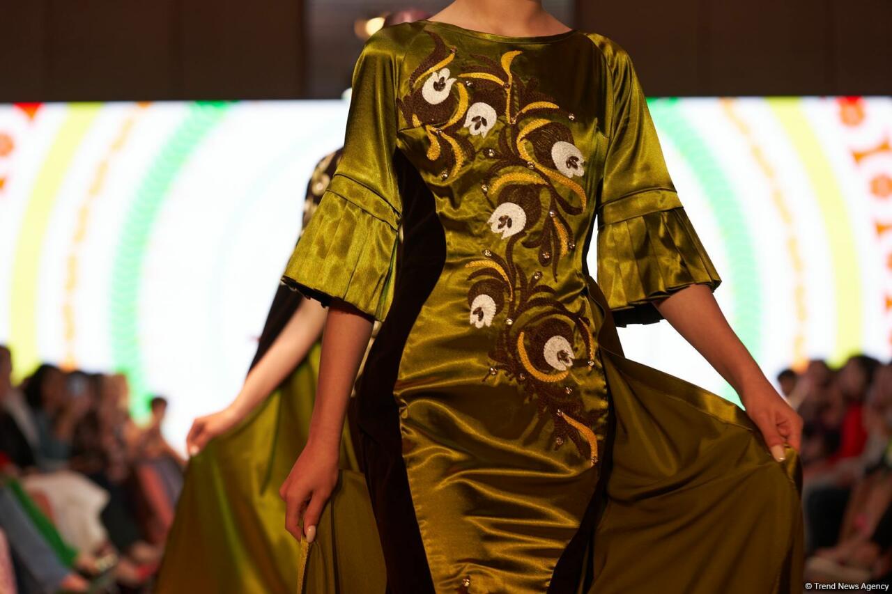 Azerbaijan Fashion Week 2022 – любимый Восток, футуризм, вечерние наряды