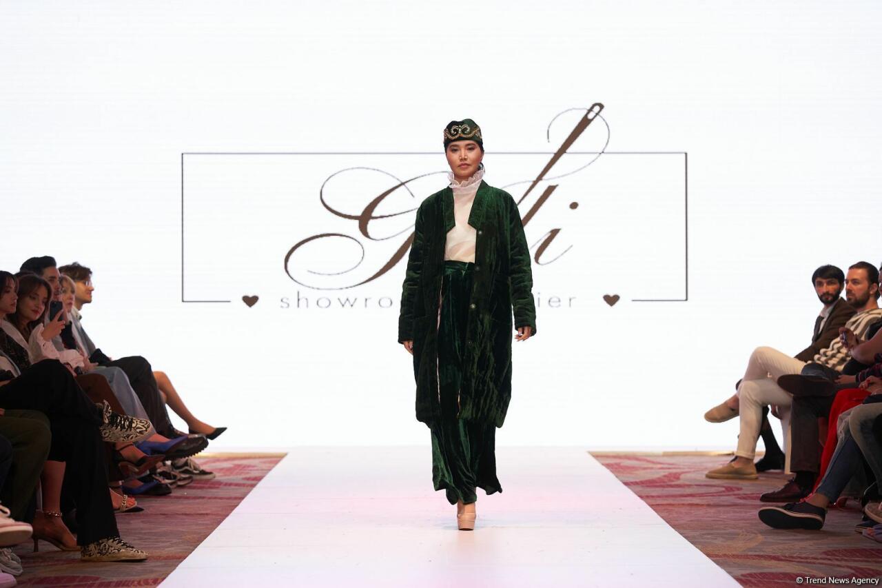 Azerbaijan Fashion Week 2022 – любимый Восток, футуризм, вечерние наряды