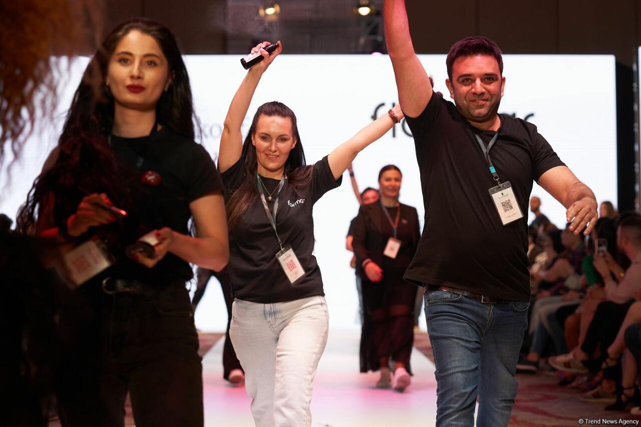 Azerbaijan Fashion Week 2022 – любимый Восток, футуризм, вечерние наряды
