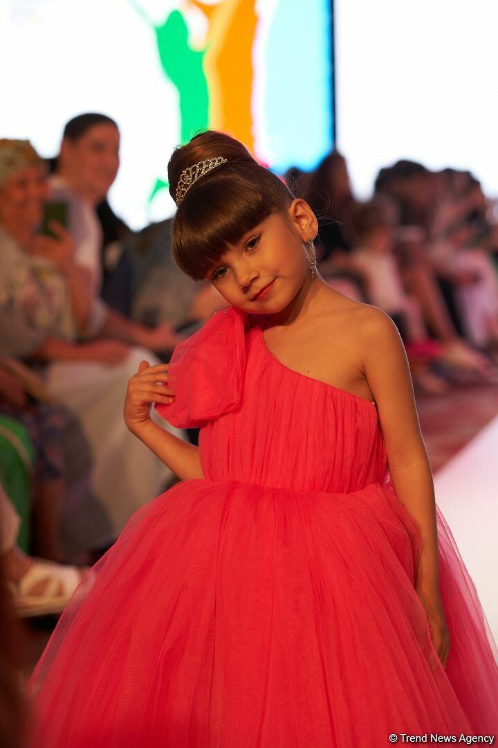 Azerbaijan Fashion Week 2022 – любимый Восток, футуризм, вечерние наряды