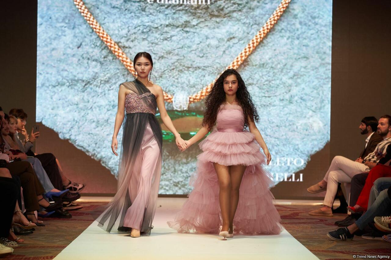 Azerbaijan Fashion Week 2022 – любимый Восток, футуризм, вечерние наряды