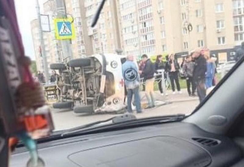 Спешившая в больницу скорая попала в ДТП в России