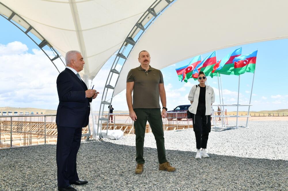 Президент Ильхам Алиев и Первая леди Мехрибан Алиева совершили поездку в Физулинский, Джебраильский и Зангиланский районы