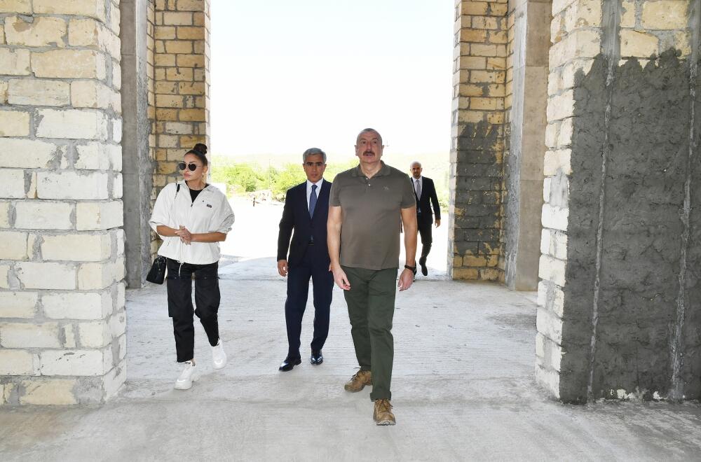 Президент Ильхам Алиев и Первая леди Мехрибан Алиева совершили поездку в Физулинский, Джебраильский и Зангиланский районы