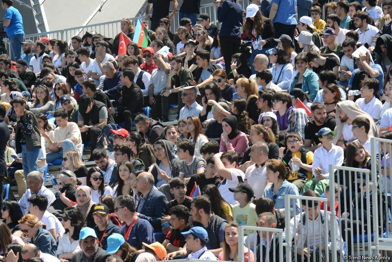 Фотосессия с фестиваля TEKNOFEST в Баку