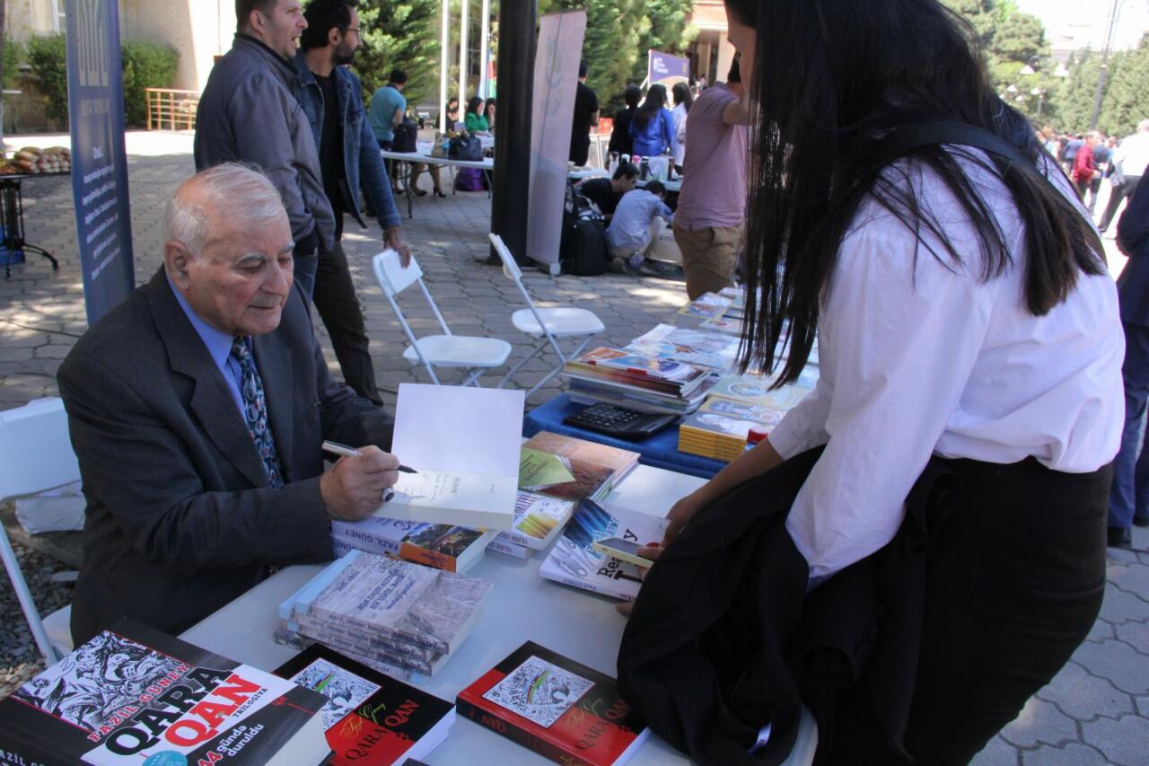 В Баку состоялось открытие первого Фестиваля литературы и книг тюркского мира