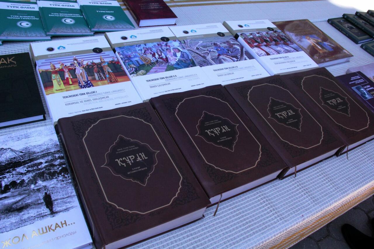 В Баку состоялось открытие первого Фестиваля литературы и книг тюркского мира