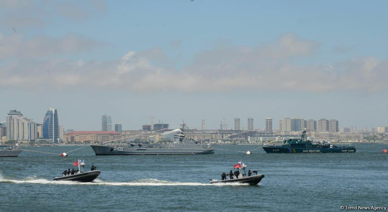 Специализированные войска ВМС Азербайджана выполнили различные маневры в рамках фестиваля TEKNOFEST