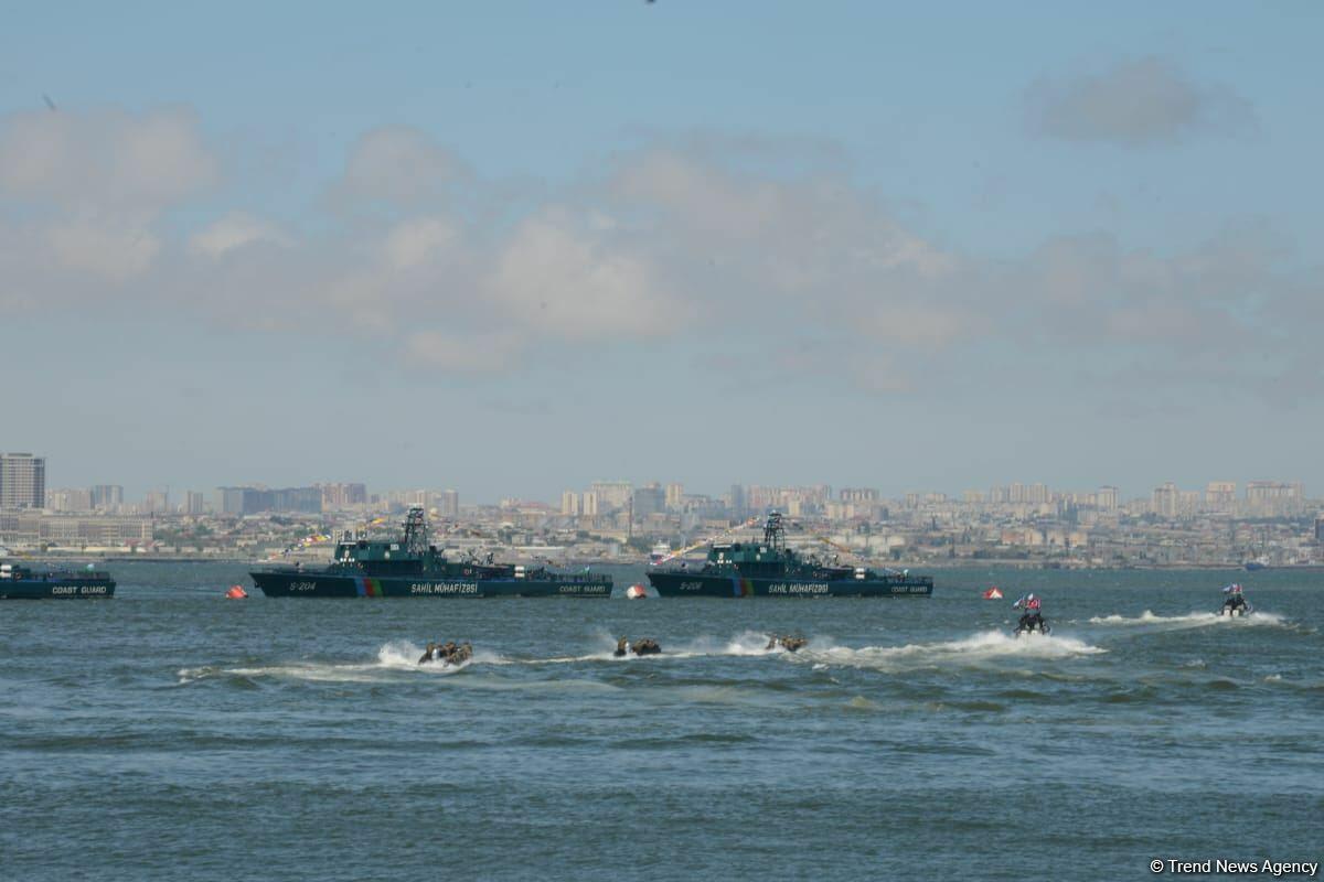 Специализированные войска ВМС Азербайджана выполнили различные маневры в рамках фестиваля TEKNOFEST
