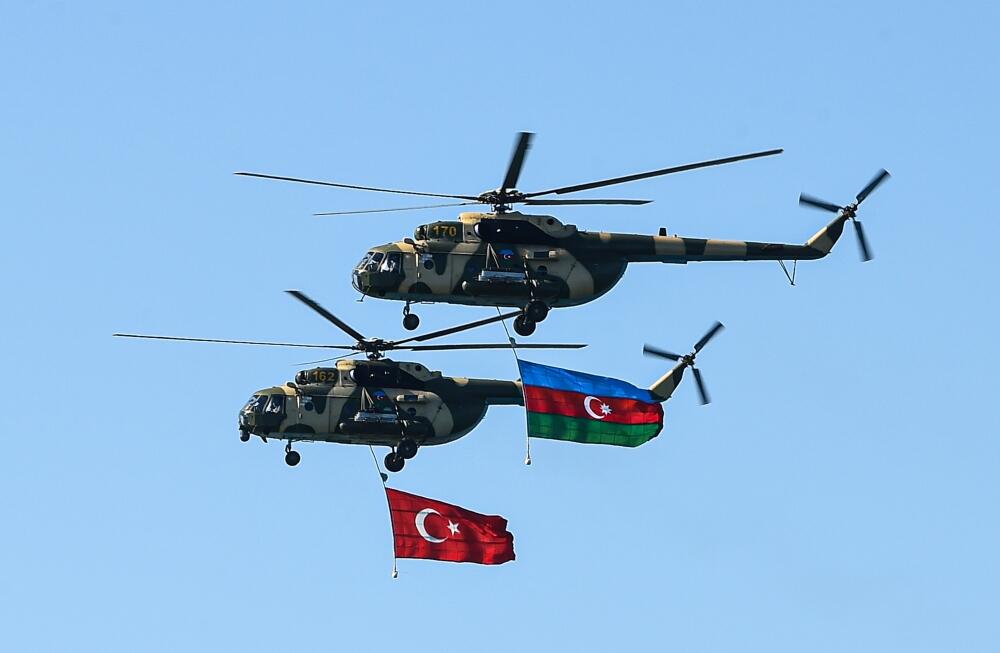 Prezidentlər İlham Əliyev, Rəcəb Tayyib Ərdoğan və Birinci xanımlar Mehriban Əliyeva, Əminə Ərdoğan “TEKNOFEST Azərbaycan”da aviaşounu izləyiblər