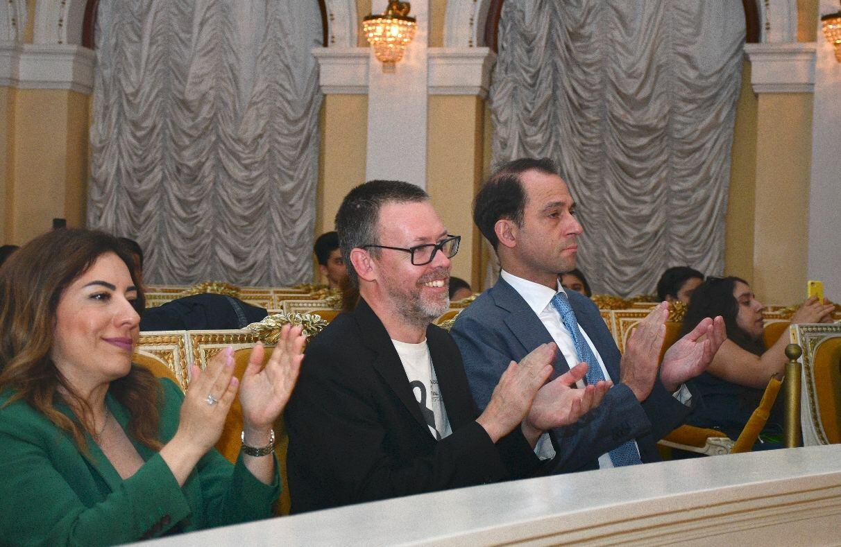 Прославляющие Азербайджан во Франции - один майский вечер в Баку...
