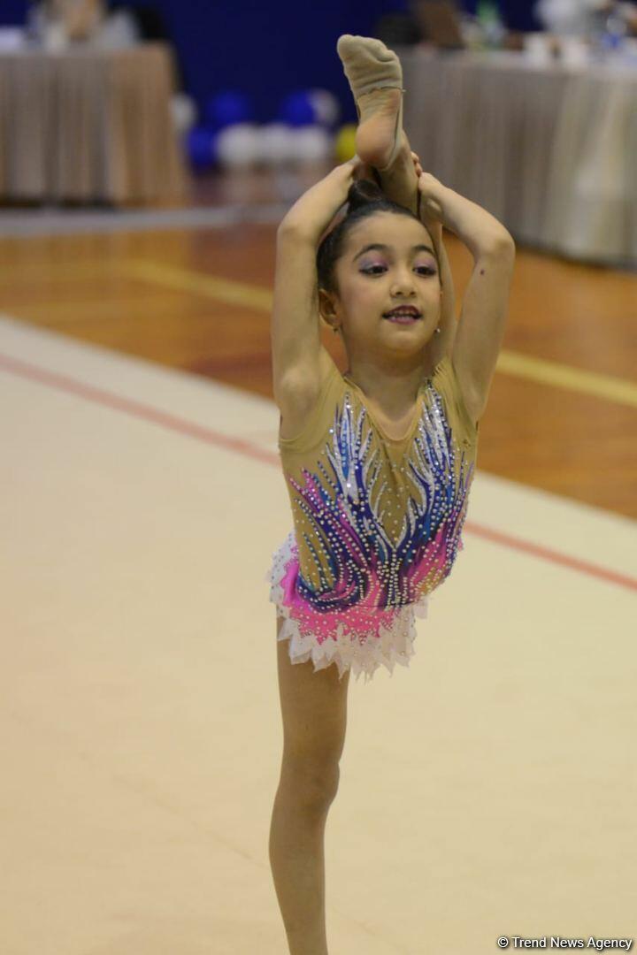 Bədii gimnastika üzrə "Ocaq Sport" klubunun açıq birinciliyinin ikinci günü start götürüb