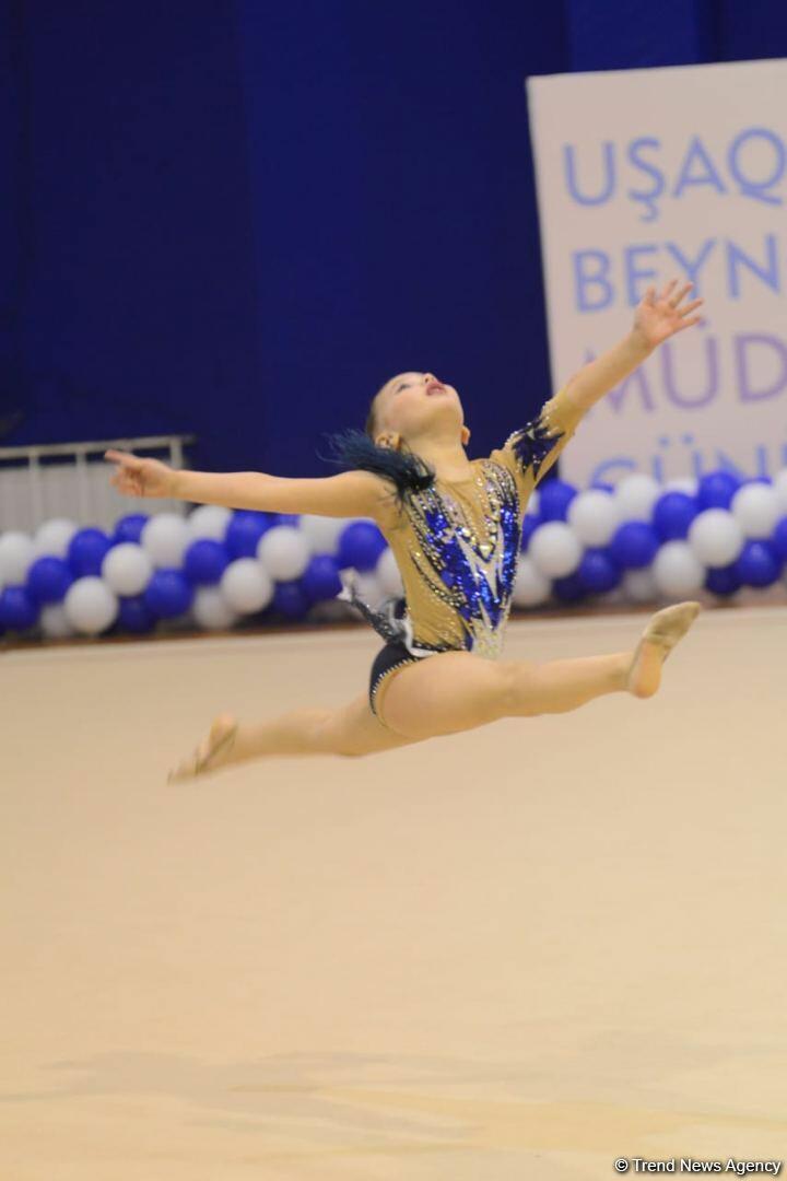 Bədii gimnastika üzrə "Ocaq Sport" klubunun açıq birinciliyinin ikinci günü start götürüb