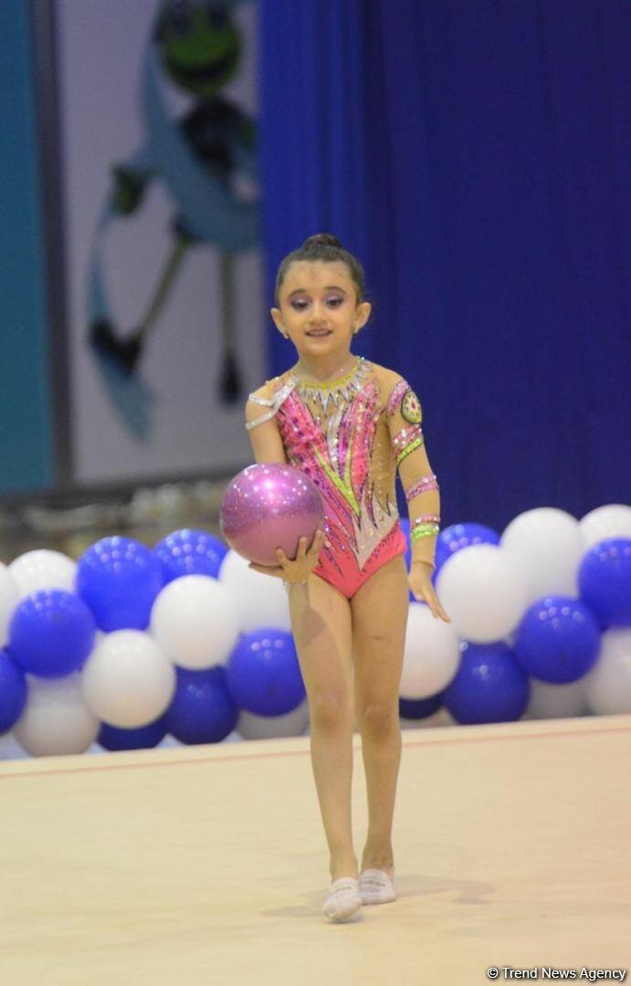 Bədii gimnastika üzrə "Ocaq Sport" klubunun açıq birinciliyinin ikinci günü start götürüb