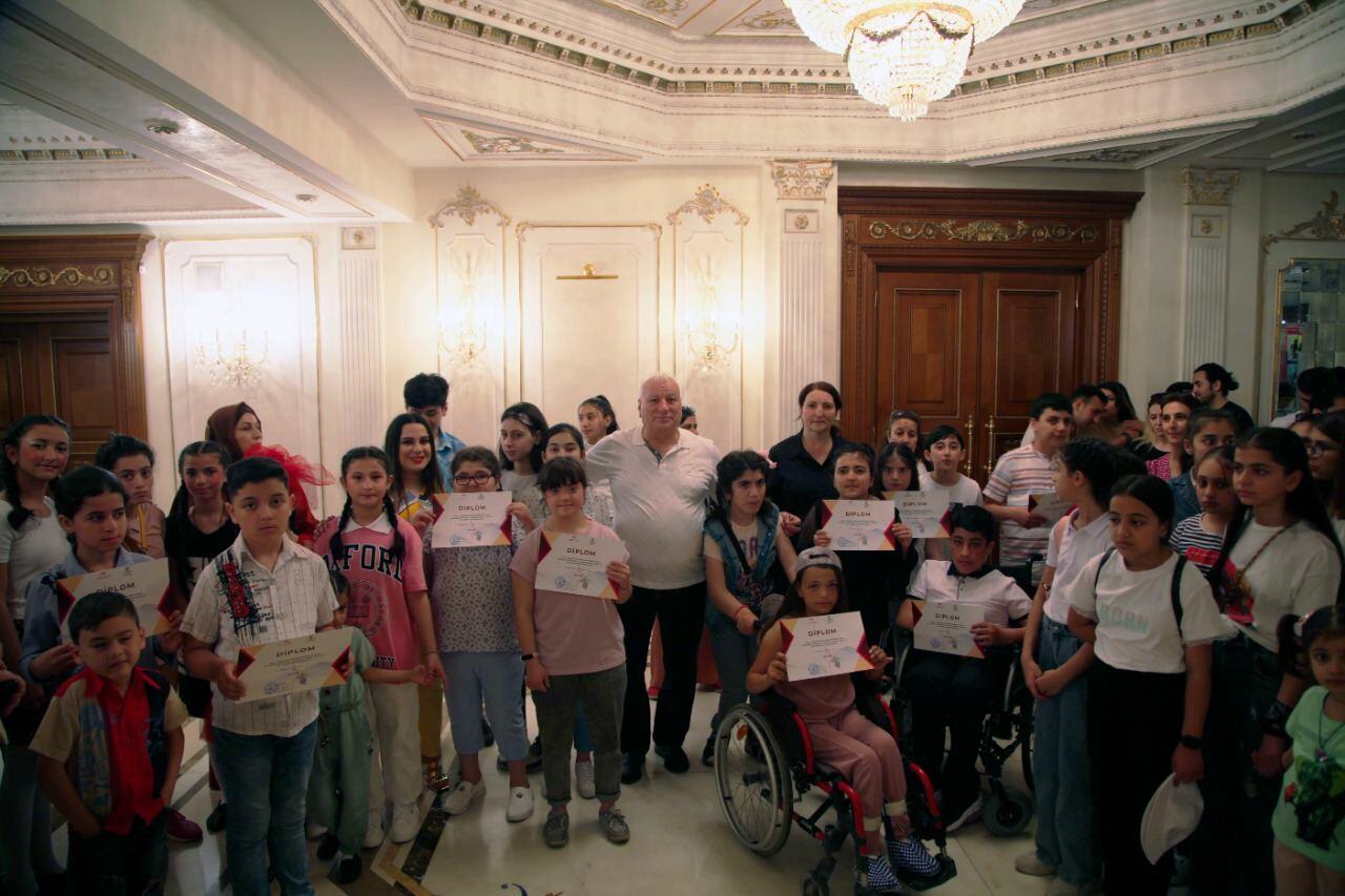 В Баку прошла выставка "Карабах глазами детей"