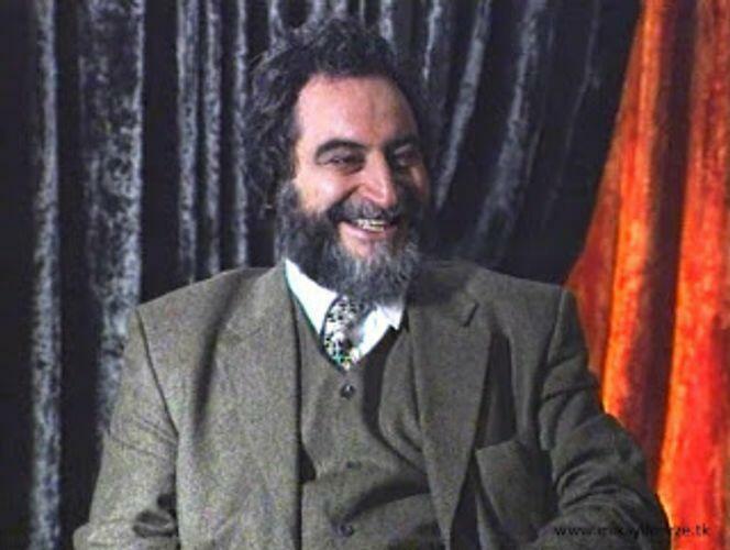 Atası qaçaq olan, on manatla şəhərə gələn, ölümü ilə həkimini heyrətləndirən Xalq artisti
