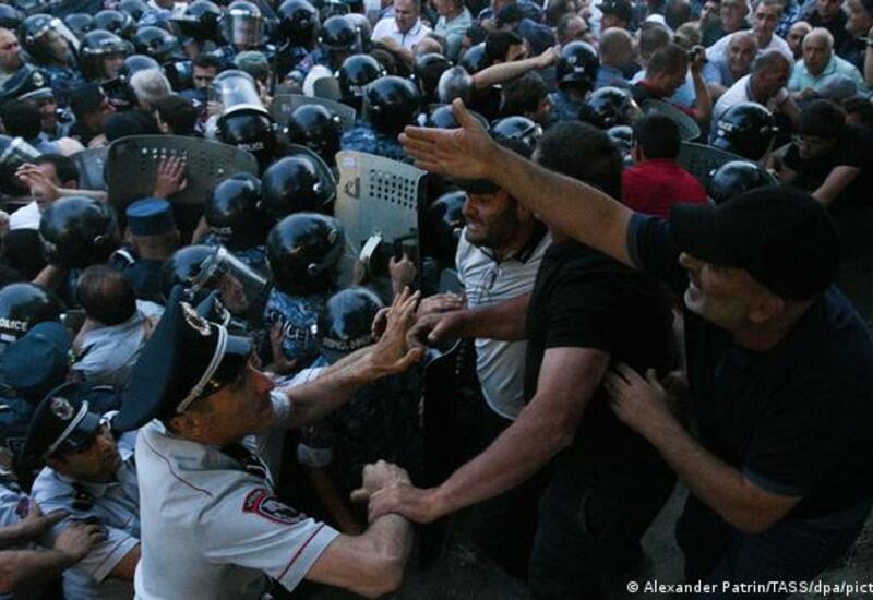 Столкновение в центре Еревана