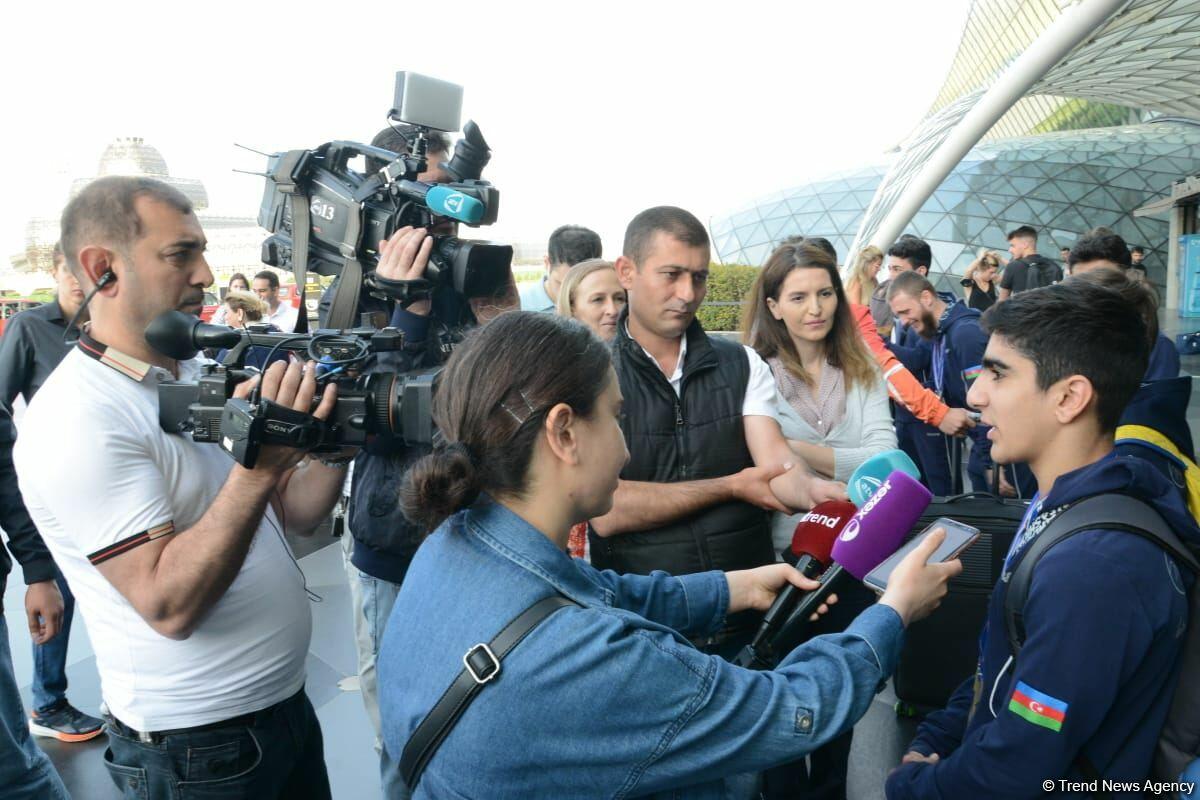 Азербайджанские гимнасты привезли в Баку из Италии медали Чемпионата Европы