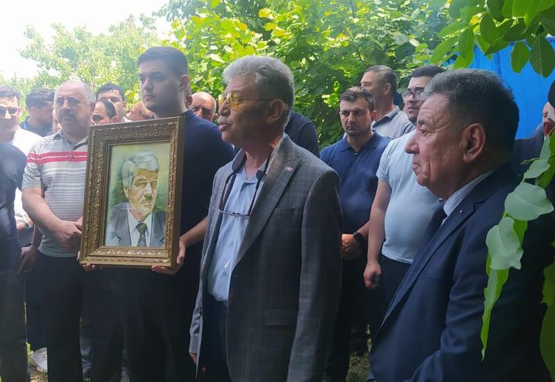 Professor Nəsir Əhmədli ilə vida mərasimi keçirildi