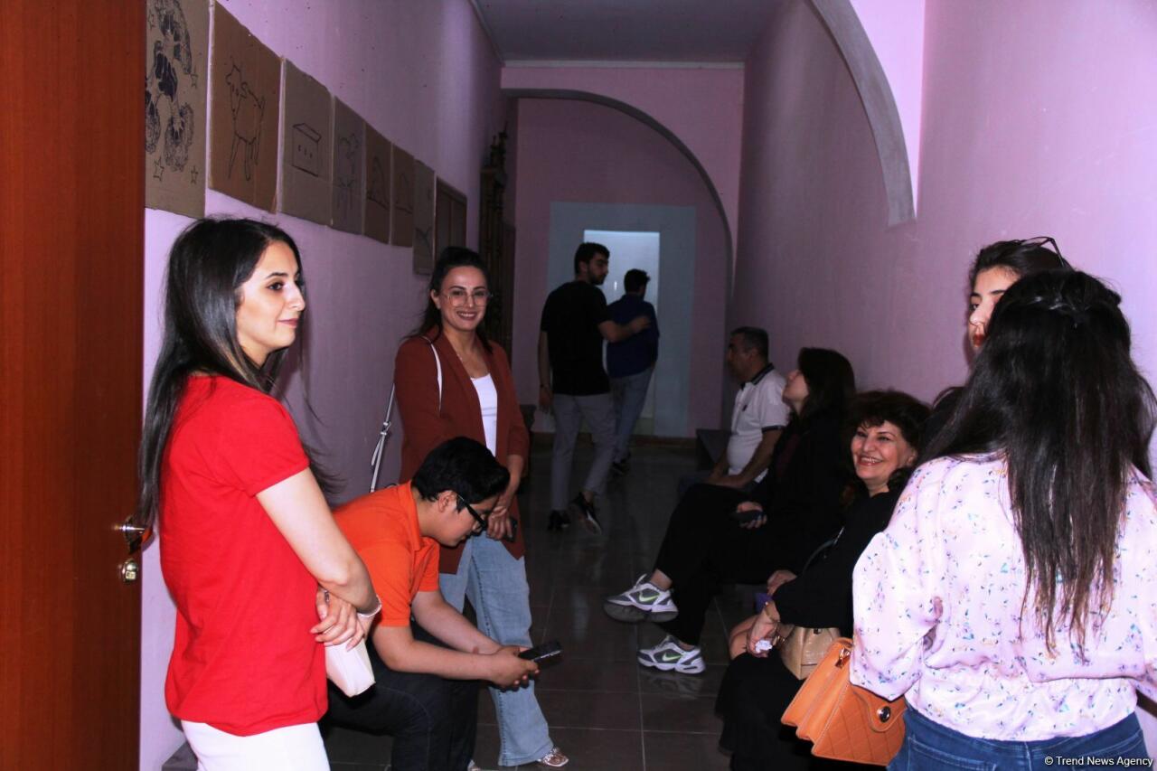 В Баку состоялось открытие независимого M. Teatr с участием известных актеров