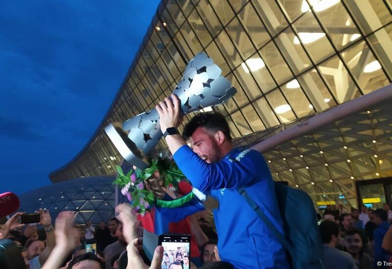 Ставшая чемпионом Европы сборная Азербайджана по мини-футболу вернулась в Баку