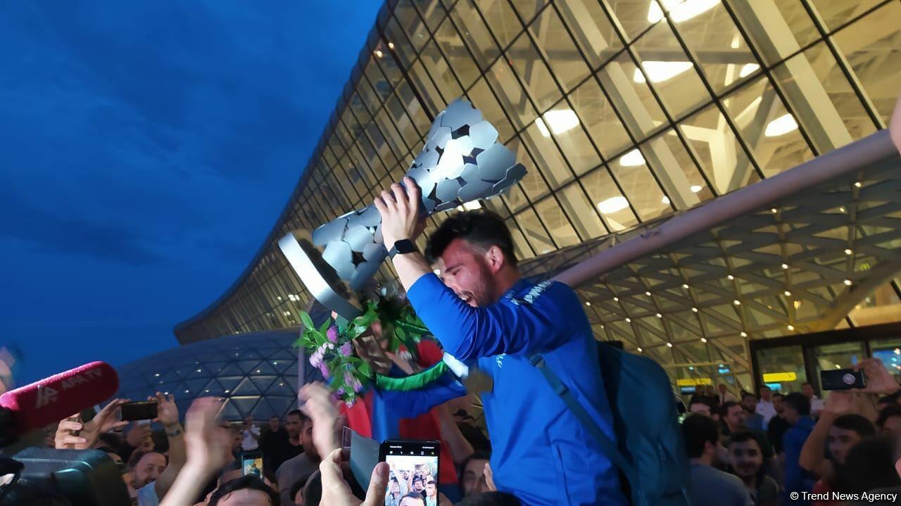 Ставшая чемпионом Европы сборная Азербайджана по мини-футболу вернулась в Баку