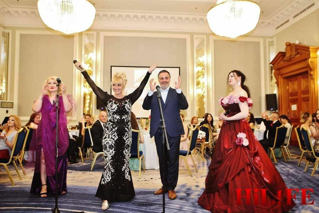 Сабира Мамедова наградили золотой статуэткой в Болгарии