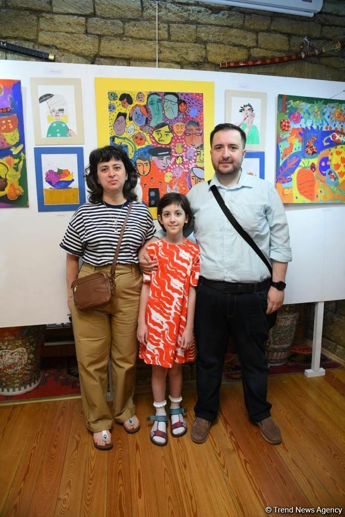 Leonardo Art School Baku организовала выставку юных художников «Полет фантазий»