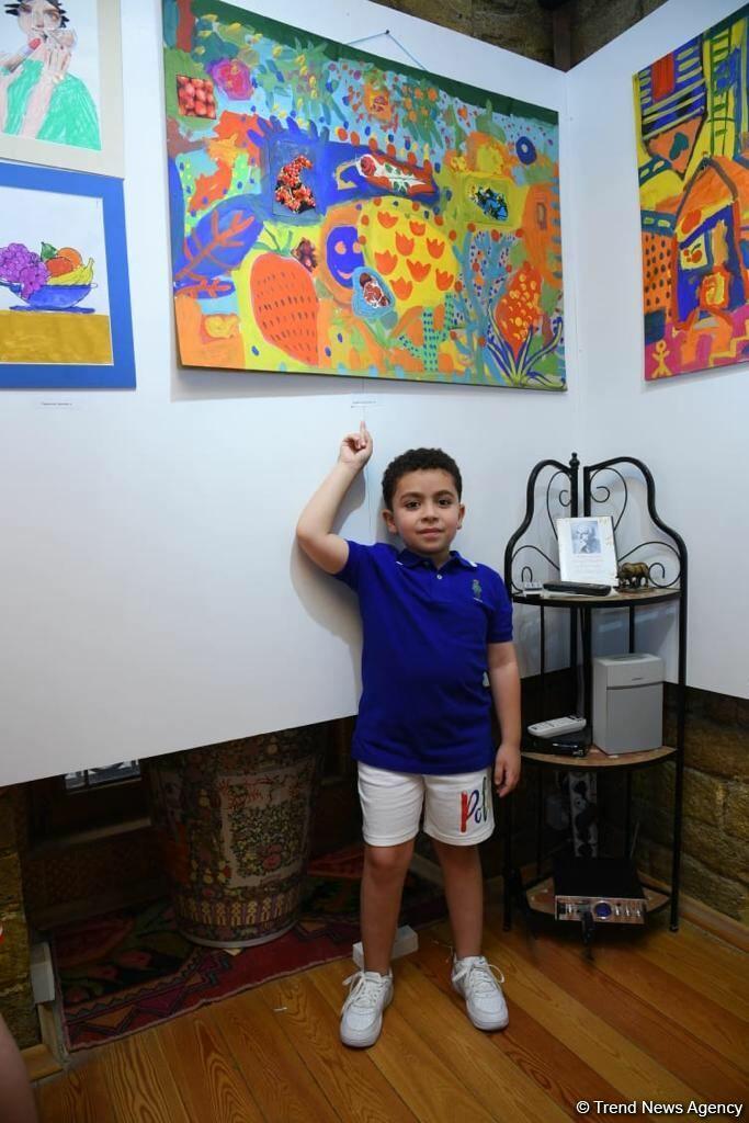 Leonardo Art School Baku организовала выставку юных художников «Полет фантазий»